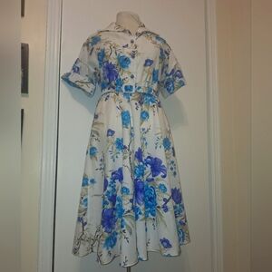Retro floral lilly dress , stunning large